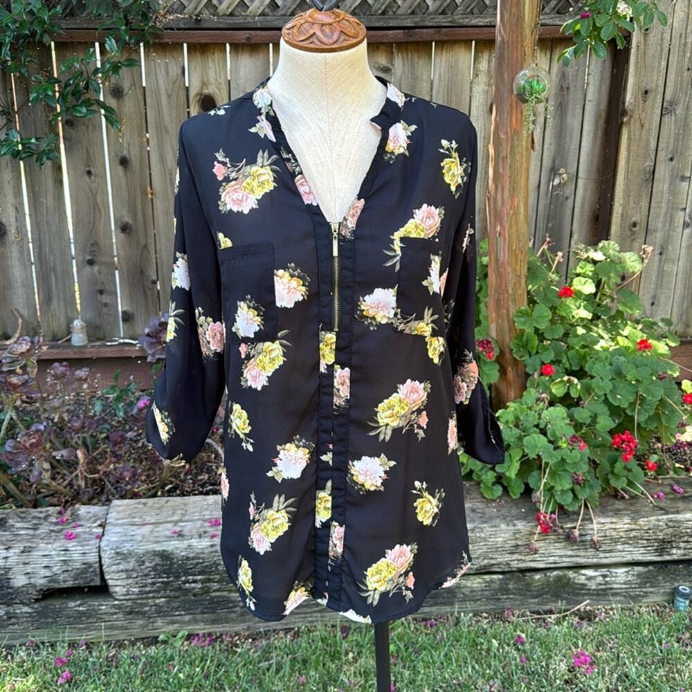Rue21 Blouse Black Floral Tunic Zipper V-neck Pockets Roll Tab Sleeve Size XS